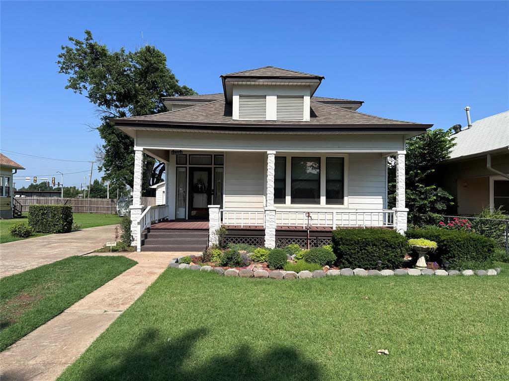 Barker Ave, El Reno, OK 73036