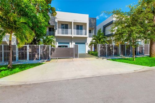 3067 Carter St, Miami, FL, 33133 | Card Image