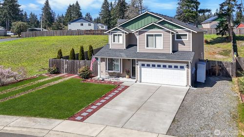 104 Lillian Ln Se, Rainier, WA, 98576-7800 | Card Image