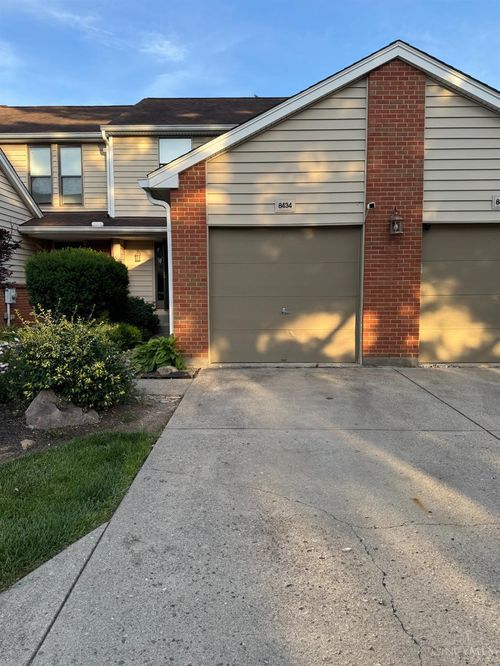 8434 Island Pines Pl, Maineville, OH, 45039-9592 | Card Image