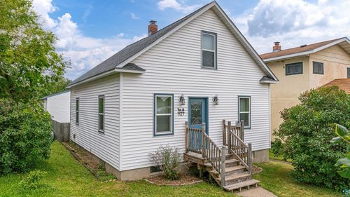 1127 E Chapman St, Ely, MN, 55731-1719 | Card Image