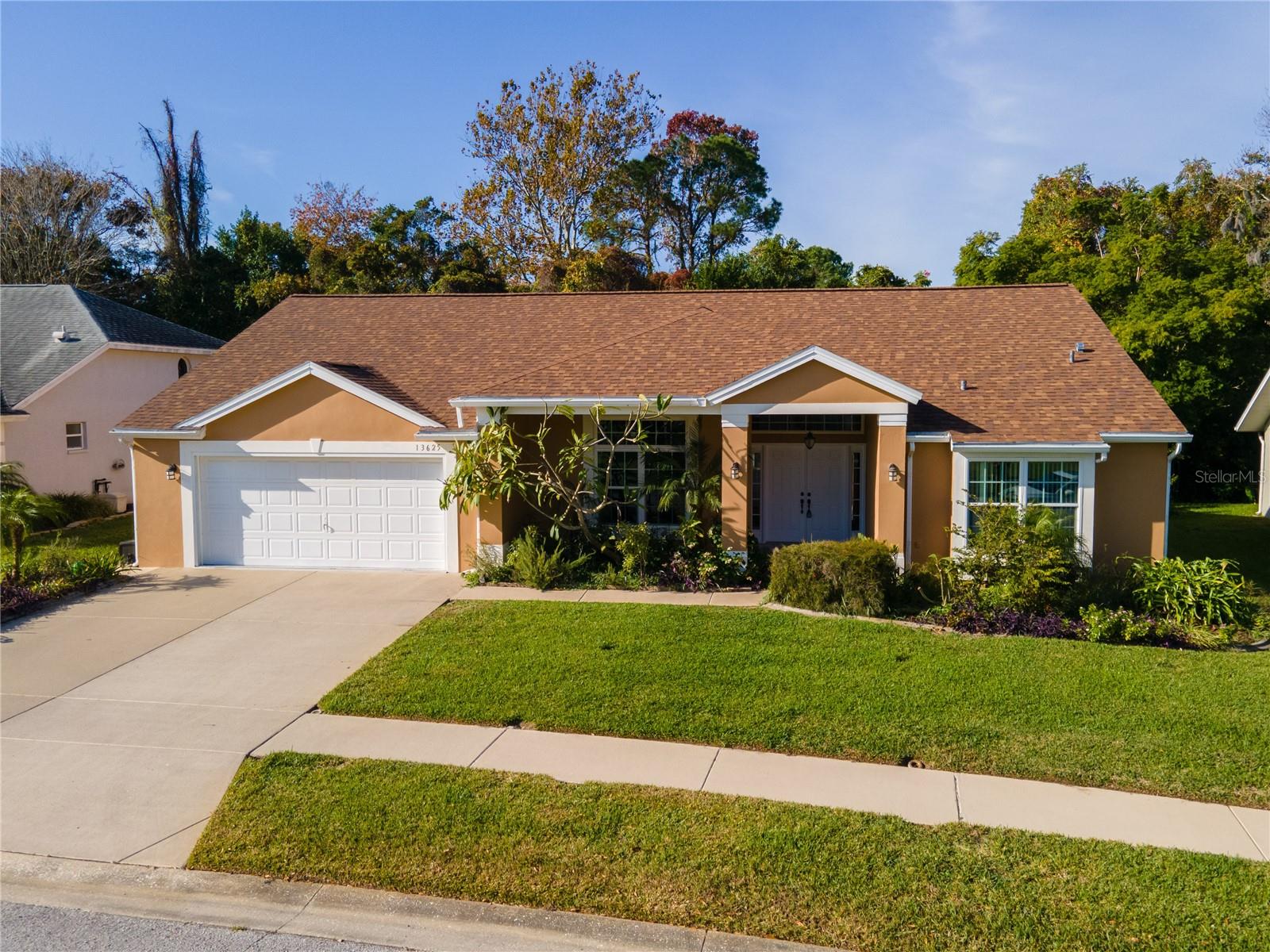 13625 Woodside Dr, For Sale in Hudson Zoocasa