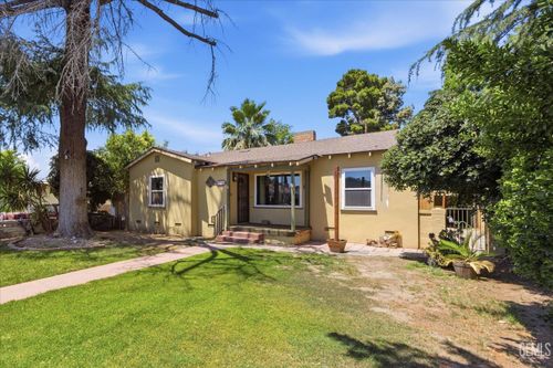 2016 Lester Street, Bakersfield, CA, 93304 | Card Image