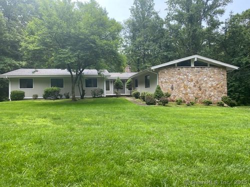 11 Mountain Wood Rd, Stamford, CT, 06903-2116 | Card Image