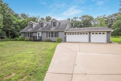 201 Butternut Dr, Strum, WI, 54770-5001 | Card Image