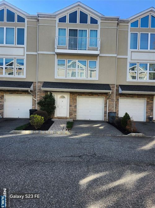 6 Central Ave, Rochelle Park, NJ, 07662-3952 | Card Image
