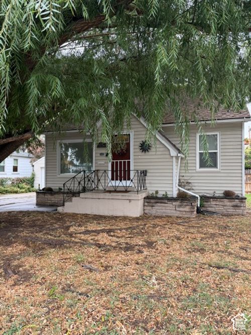 7856 S Pioneer St, Midvale, UT, 84047-7415 | Card Image