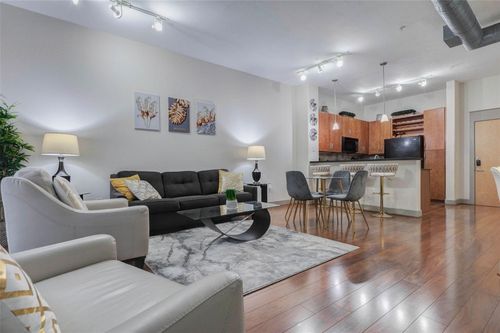 apt-1106-1901 Post Oak Blvd, Houston, TX, 77056-3892 | Card Image