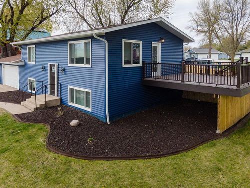 836 Evans Rd, Montevideo, MN, 56265-5400 | Card Image