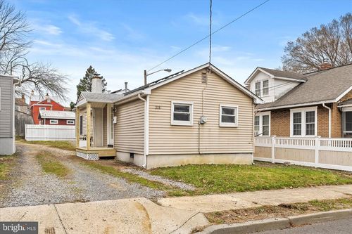 218 Lafayette St, BORDENTOWN, NJ, 08505-1744 | Card Image