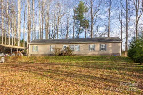 70 Peaceful View Trl, Hendersonville, NC, 28792-8662 | Card Image