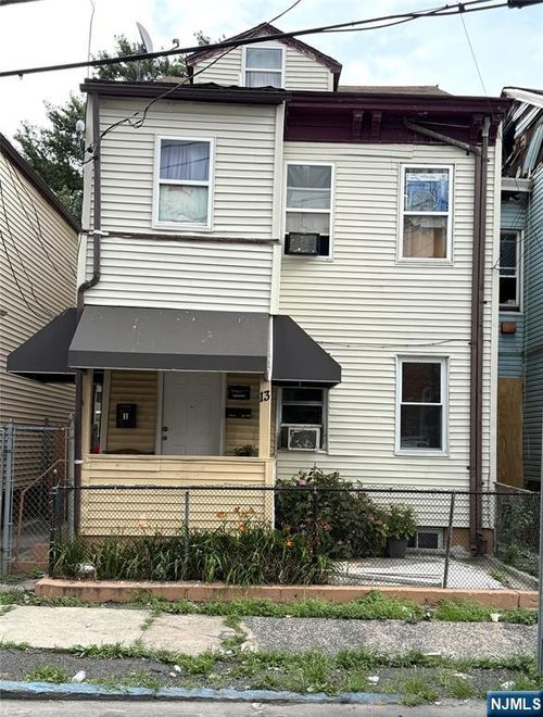 13 Southard St, Paterson, NJ, 07501-3113 | Card Image
