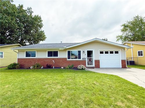 4713 Meadow Ln, Lorain, OH, 44055-3539 | Card Image