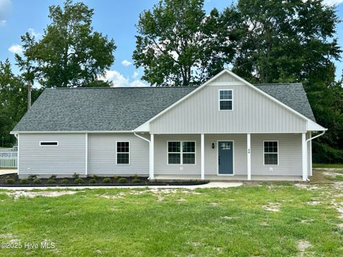 40 East Dr, Jacksonville, NC, 28546-8213 | Card Image