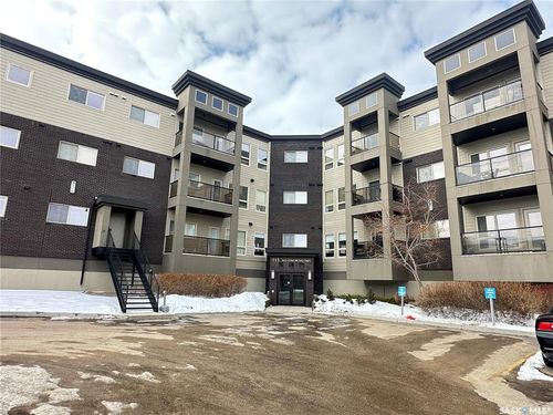 211-115 Willowgrove Cres, Saskatoon, SK, S7W0N4 | Card Image