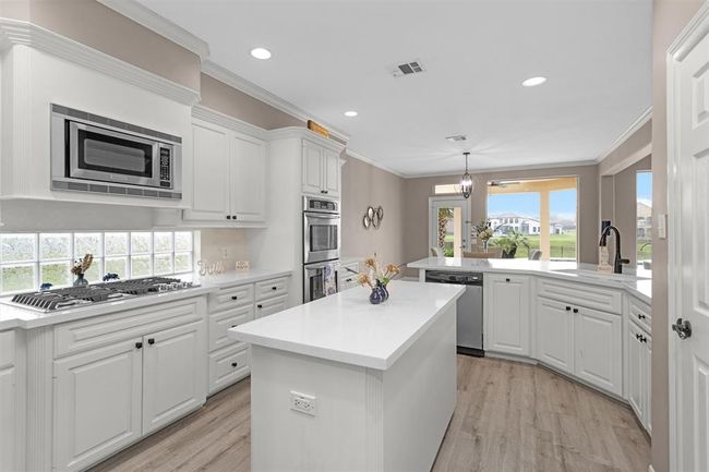 11592 Grandview Dr, House other with 4 bedrooms, 5 bathrooms and 3 parking in Montgomery TX | Image 18