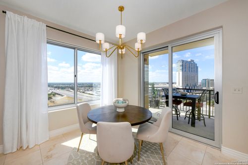 apt-1307-215 Center St, San Antonio, TX, 78202-2721 | Card Image