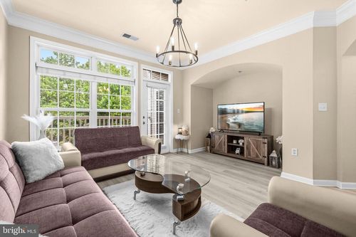 202-512 Sunset View Ter Se, LEESBURG, VA, 20175-6180 | Card Image