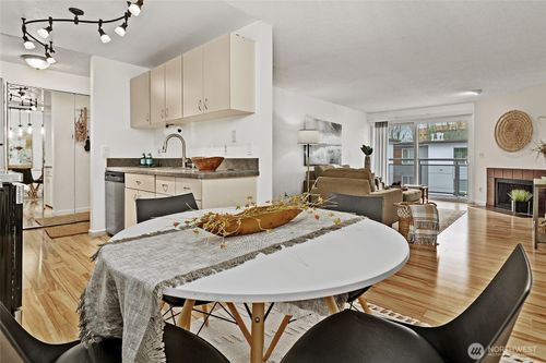 apt-406-10501 8th Ave Ne, Seattle, WA, 98125-7242 | Card Image