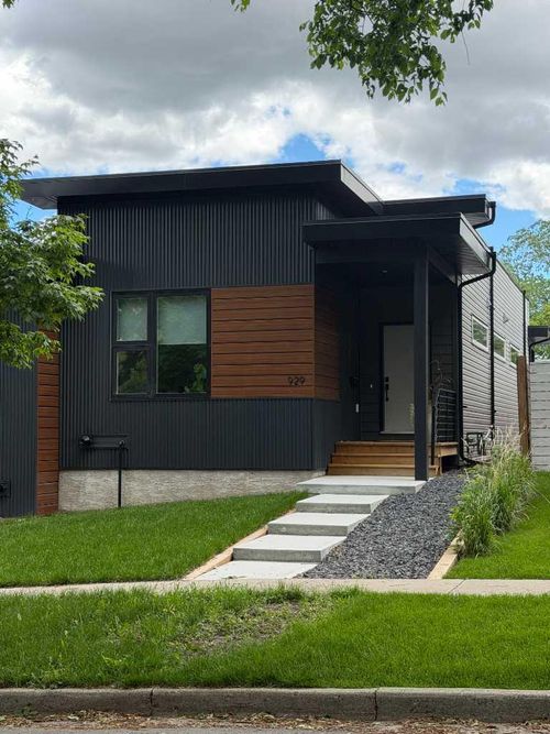 929 9 St S, Lethbridge, AB, T1J2M1 | Card Image