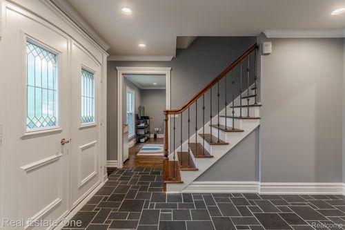 5699 Raven Rd, Bloomfield Hills, MI, 48301-1049 | Card Image