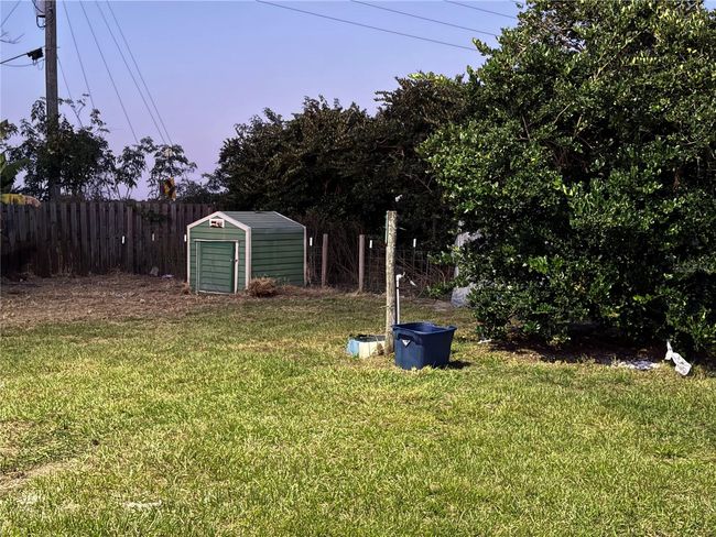 2000 Mcclellan Rd, House other with 4 bedrooms, 2 bathrooms and null parking in Frostproof FL | Image 9