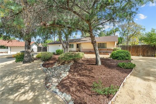 415 Lewis Ct, Claremont, CA, 91711 | Card Image