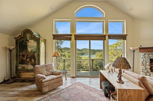 1184 Acadia, Lake Arrowhead, CA, 92352 | Card Image