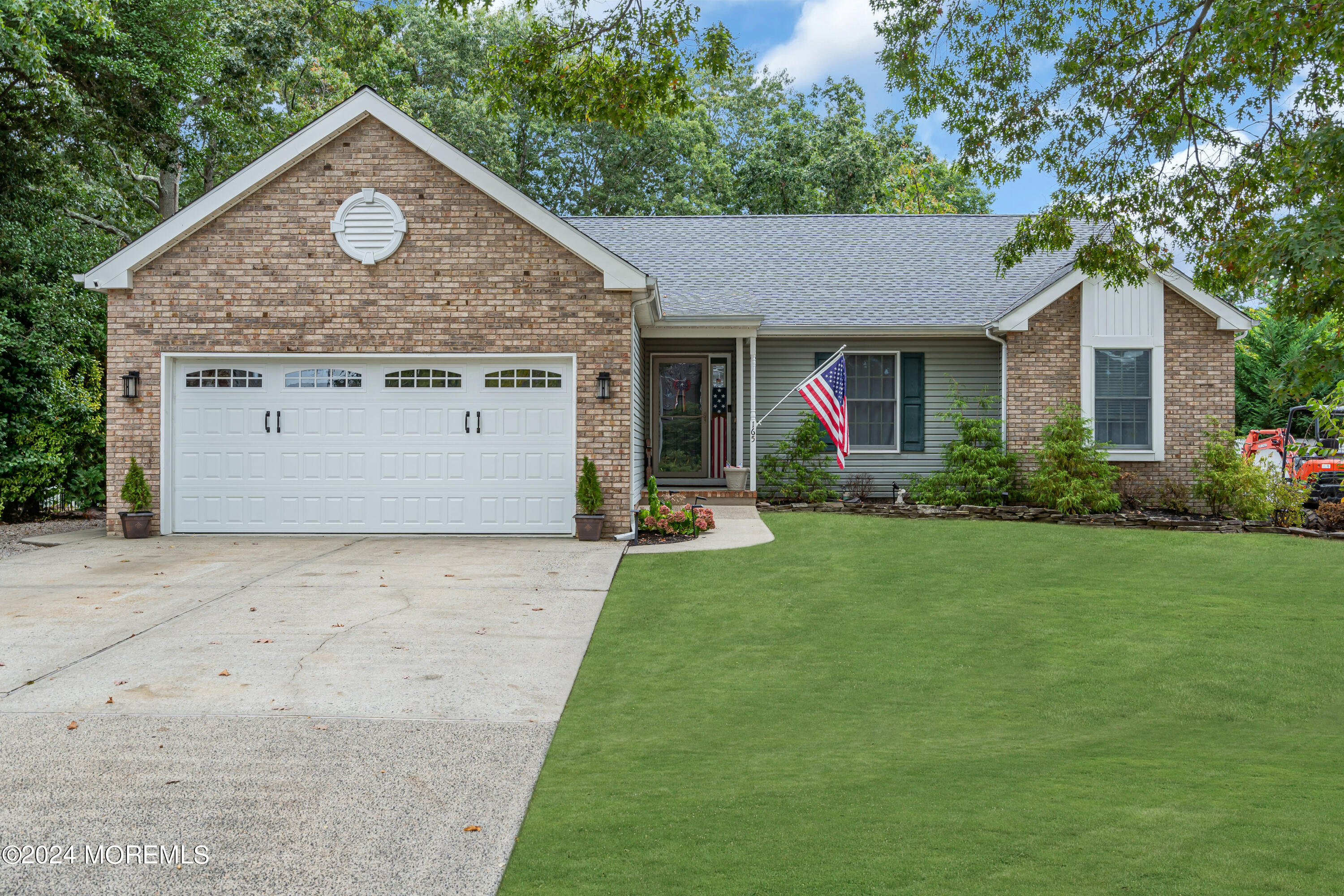 Nautilus Dr, Manahawkin, NJ 08050