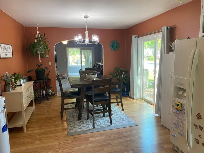 Dining | Image 5