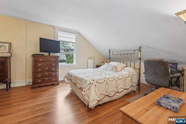 74 Oakdene Ave, House other with 6 bedrooms, 3 bathrooms and null parking in Cliffside Park NJ | Image 25