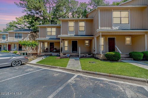 1252 N Forest Dr, Fayetteville, NC, 28303-5802 | Card Image