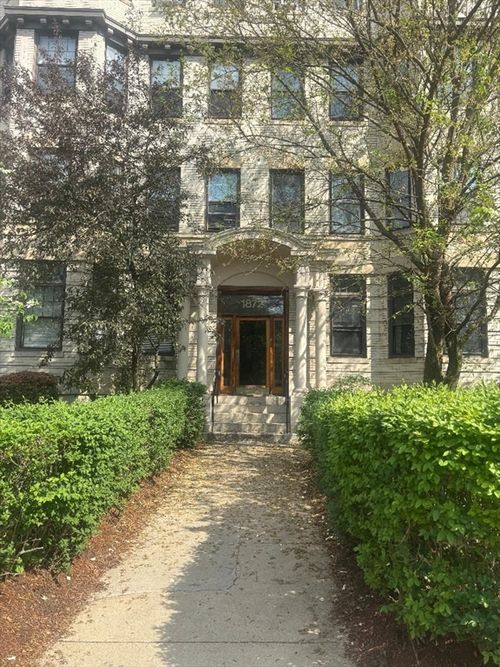 15-1872 Commonwealth Ave, Boston, MA, 02135-6017 | Card Image