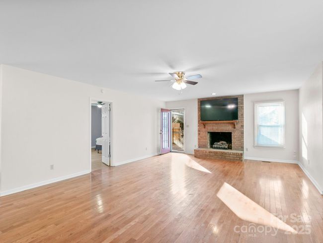 10 Shawn Dr, House other with 3 bedrooms, 2 bathrooms and null parking in Etowah NC | Image 6