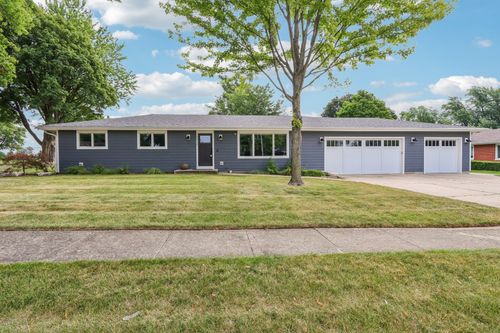 10512 Cindy Jo Ave, Huntley, IL, 60142-7142 | Card Image