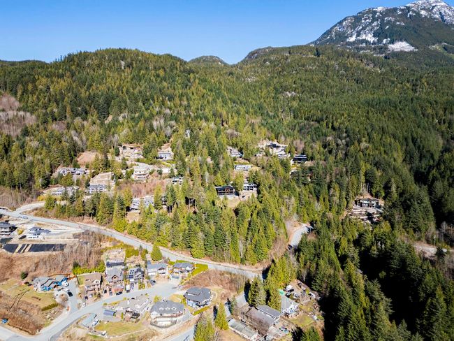 1024 Goat Ridge Drive, House other with 7 bedrooms, 4 bathrooms and 6 parking in Squamish BC | Image 4
