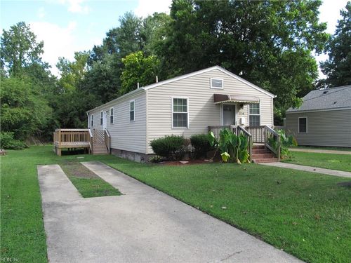 2750 Greenwood Dr, Portsmouth, VA, 23702-1612 | Card Image