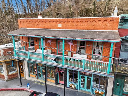 84 Spring St, Eureka Springs, AR, 72632-3105 | Card Image