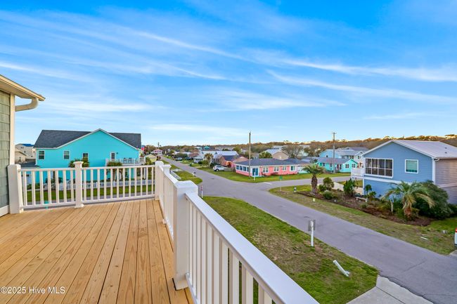 B - 537 Third Ave S, Condo with 4 bedrooms, 5 bathrooms and 1 parking in Kure Beach NC | Image 35