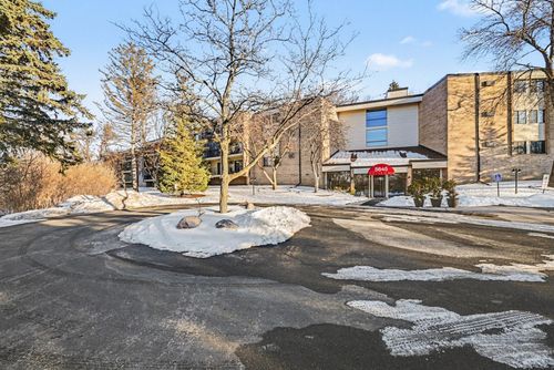 315-5645 Green Circle Dr, Minnetonka, MN, 55343-9663 | Card Image