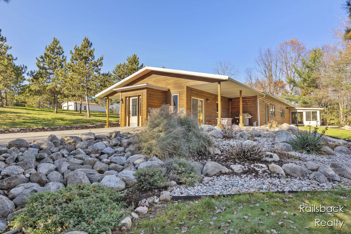Baldwin Ave, Newaygo, MI 49337
