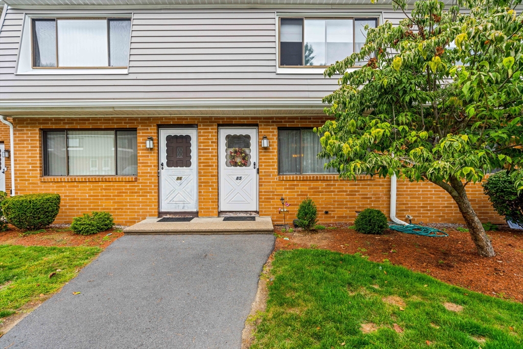 Farrwood Dr, Haverhill, MA 01835