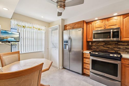 404-1101 Colony Point Cir, Pembroke Pines, FL, 33026-2940 | Card Image