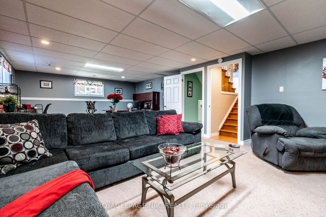 31 Rollins Dr, House other with 3 bedrooms, 2 bathrooms and 2 parking in Welland ON | Image 26