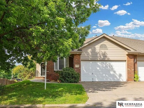 701 Manor Plz, Papillion, NE, 68046-7059 | Card Image