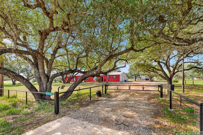 1015 Fm 2200 W, House other with 3 bedrooms, 3 bathrooms and null parking in Devine TX | Image 48