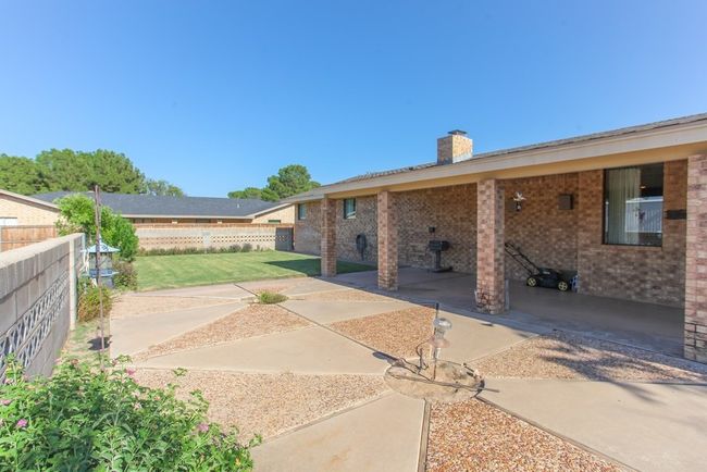 2201 E 25 Th St, House other with 3 bedrooms, 3 bathrooms and 2 parking in Big Spring TX | Image 32
