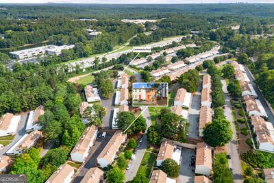 136 Holcomb Ferry Road, Townhouse with 3 bedrooms, 3 bathrooms and null parking in Roswell GA | Image 3