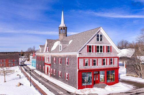 10 Ann St, Shelburne, NS, B0T1W0 | Card Image