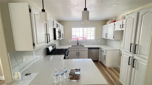 1153-2851 S Valley View Blvd, Las Vegas, NV, 89102-0133 | Card Image